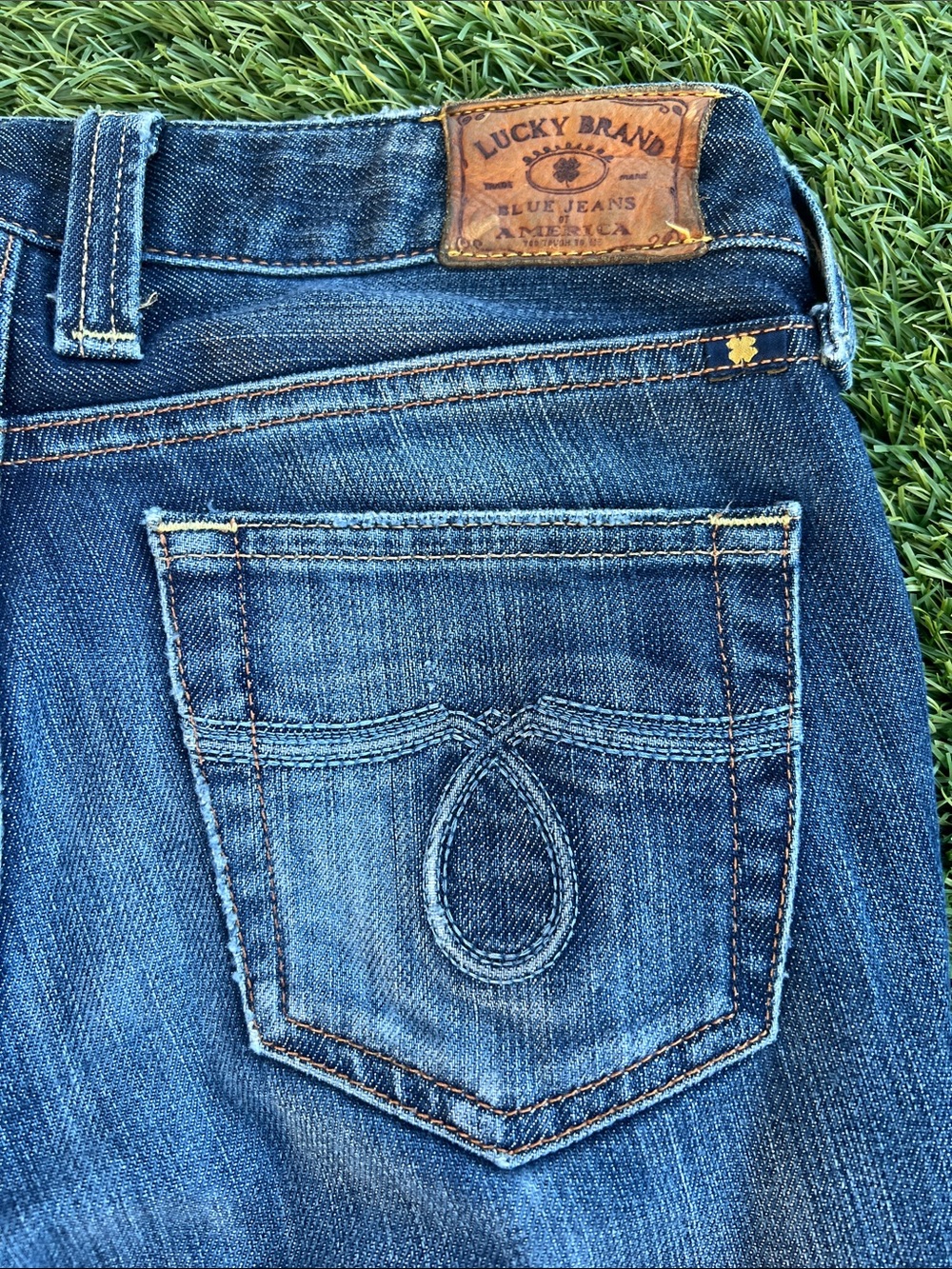 Lucky Brand Women's Dark Blue Flare Jeans - Picture 9 of 11